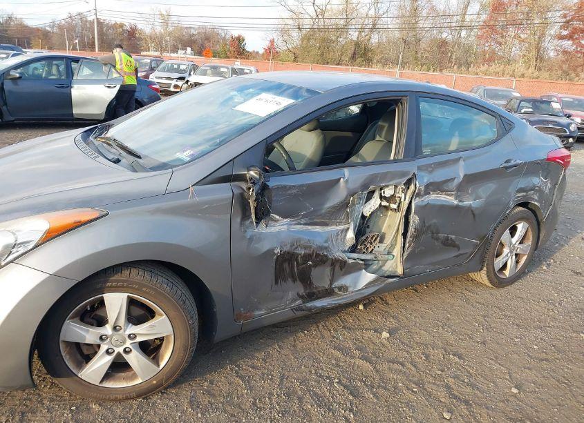 Photo 6 of 2013 Hyundai Elantra GLS (VIN 5NPDH4AE8DH391077)