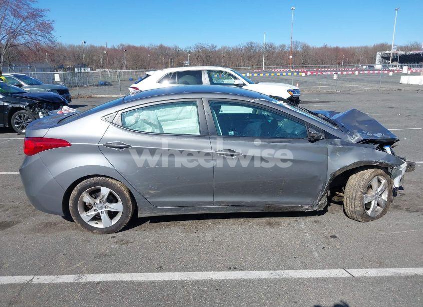 Photo 13 of 2013 Hyundai Elantra GLS (VIN 5NPDH4AE8DH429097)