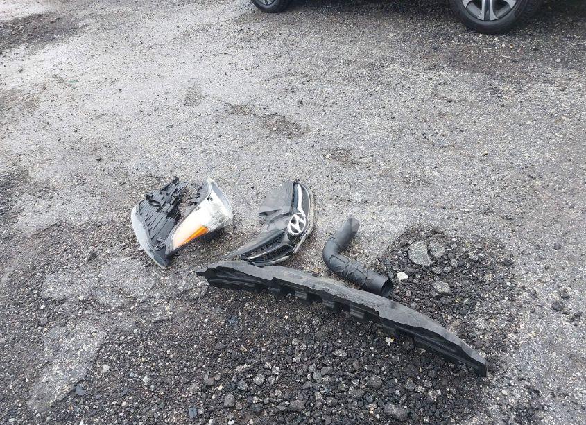 Photo 12 of 2013 Hyundai Elantra GLS/LIMITED (VIN 5NPDH4AE8DH447180)