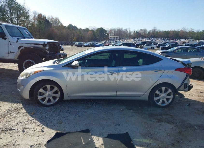 Photo 14 of 2013 Hyundai Elantra LIMITED (VIN 5NPDH4AE8DH451942)