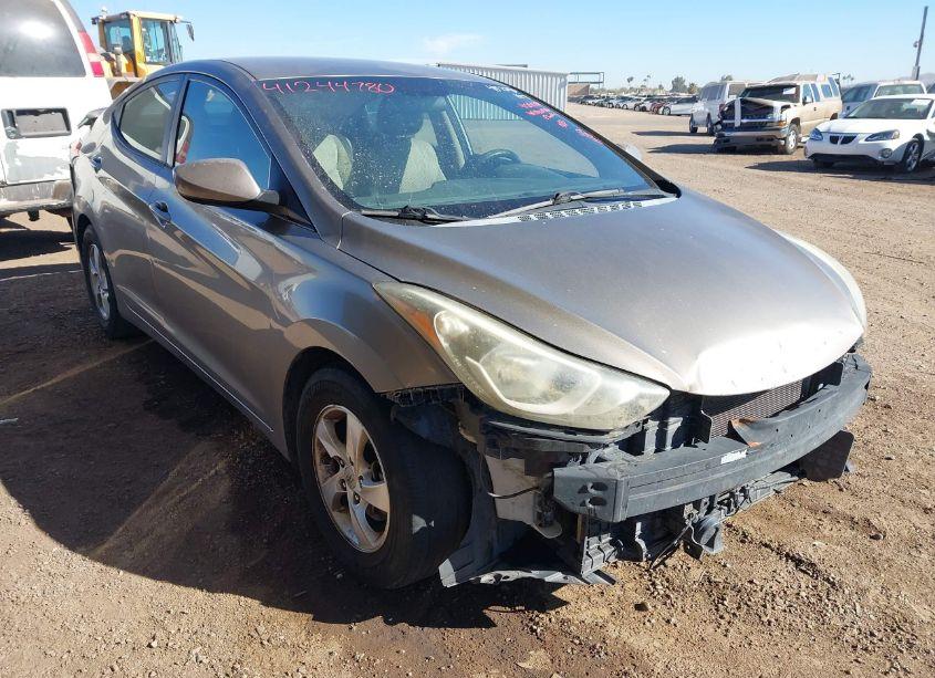 2014 Hyundai Elantra SE (VIN 5NPDH4AE8EH457290) main photo