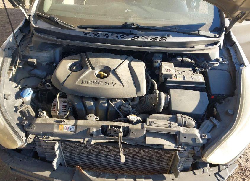 Photo 10 of 2014 Hyundai Elantra SE (VIN 5NPDH4AE8EH457290)