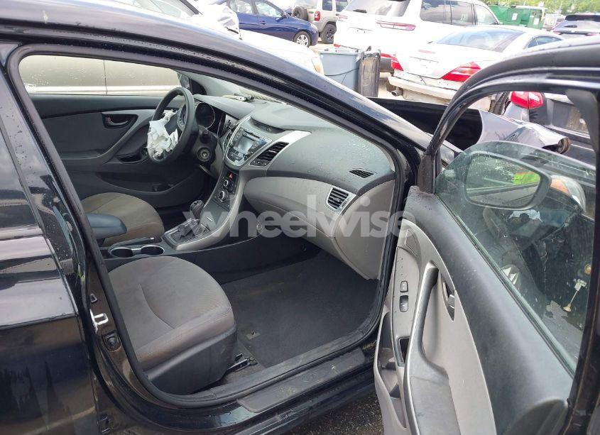 Photo 5 of 2014 Hyundai Elantra SE (VIN 5NPDH4AE8EH469018)