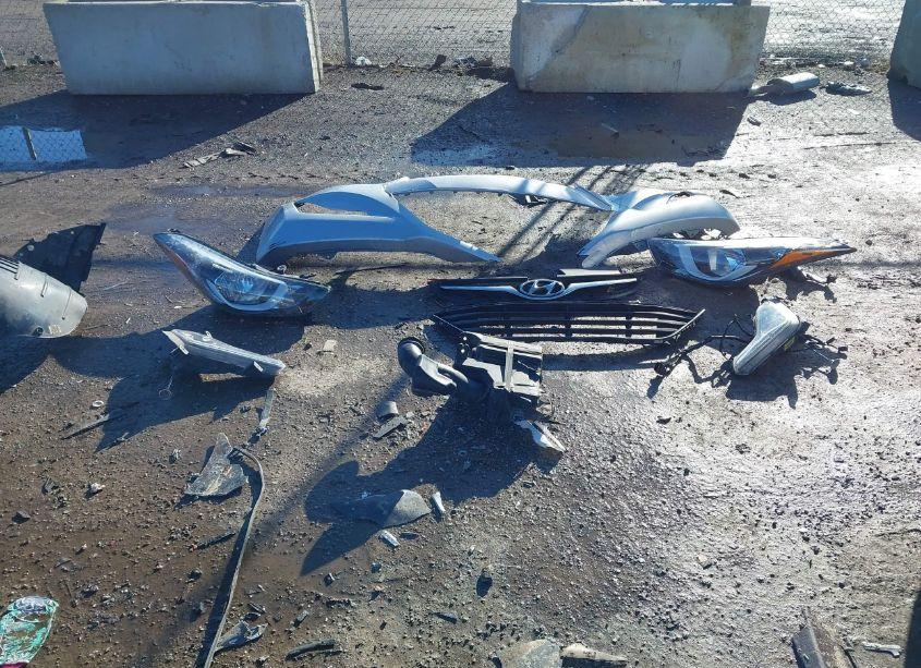 Photo 12 of 2014 Hyundai Elantra SE (VIN 5NPDH4AE8EH473120)