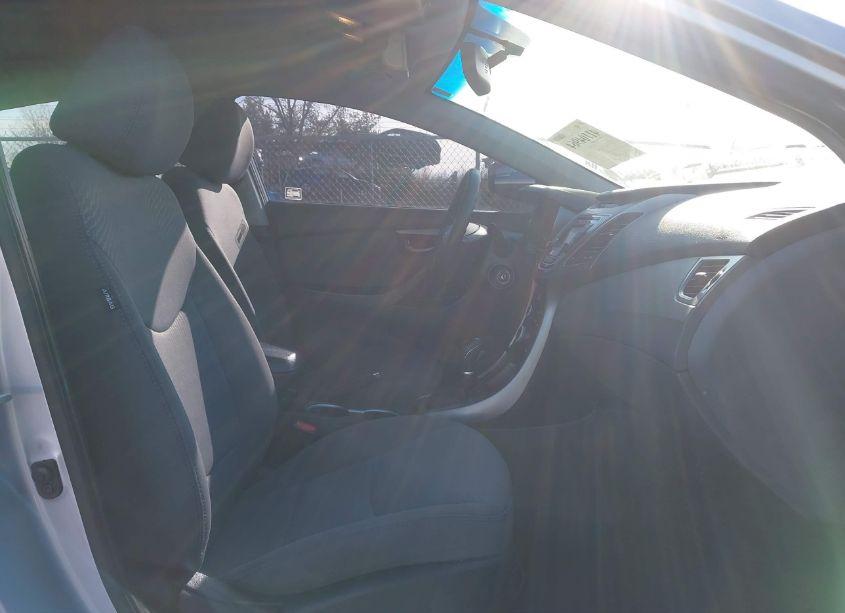 Photo 5 of 2014 Hyundai Elantra SE (VIN 5NPDH4AE8EH473120)