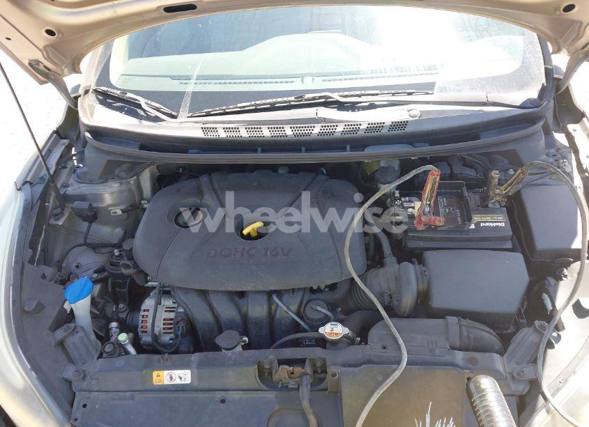 Photo 10 of 2014 Hyundai Elantra SE (VIN 5NPDH4AE8EH482237)