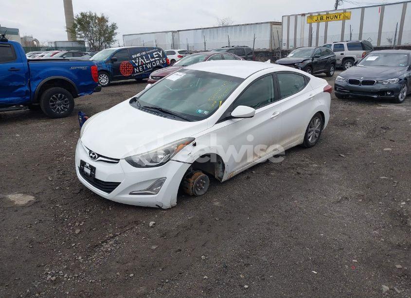 Photo 2 of 2014 Hyundai Elantra SE (VIN 5NPDH4AE8EH493836)