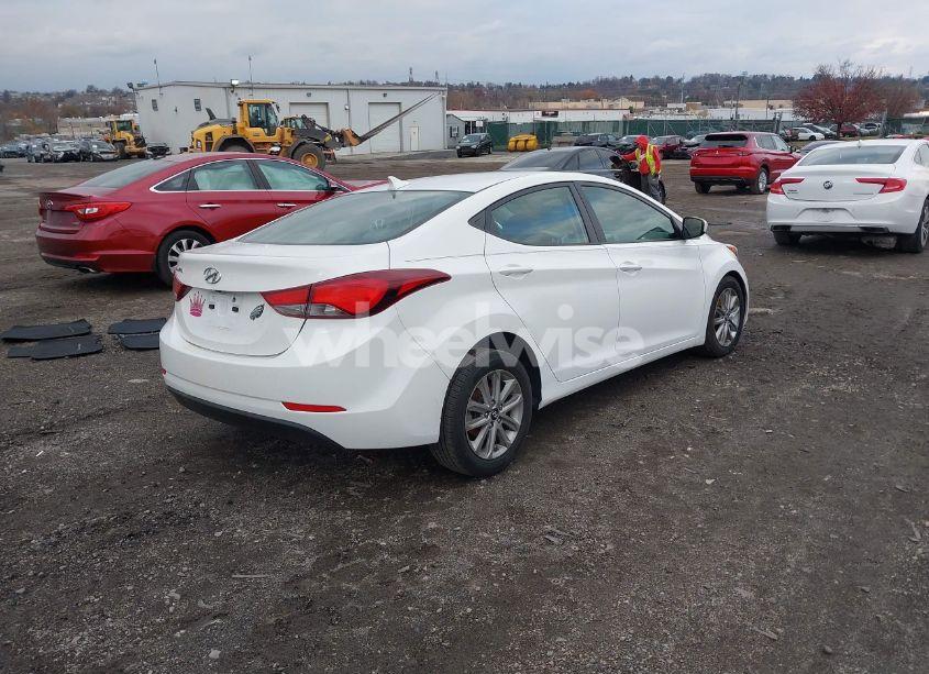 Photo 4 of 2014 Hyundai Elantra SE (VIN 5NPDH4AE8EH493836)