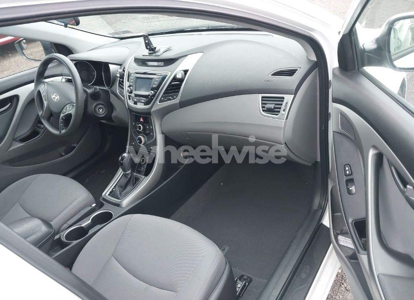 Photo 5 of 2014 Hyundai Elantra SE (VIN 5NPDH4AE8EH493836)