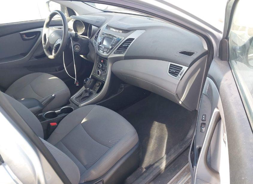 Photo 5 of 2014 Hyundai Elantra SE (VIN 5NPDH4AE8EH500350)