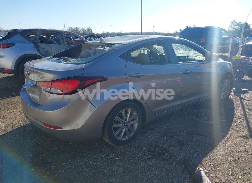 Photo 4 of 2014 Hyundai Elantra SE (VIN 5NPDH4AE8EH512983)