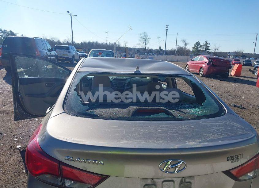 Photo 6 of 2014 Hyundai Elantra SE (VIN 5NPDH4AE8EH512983)