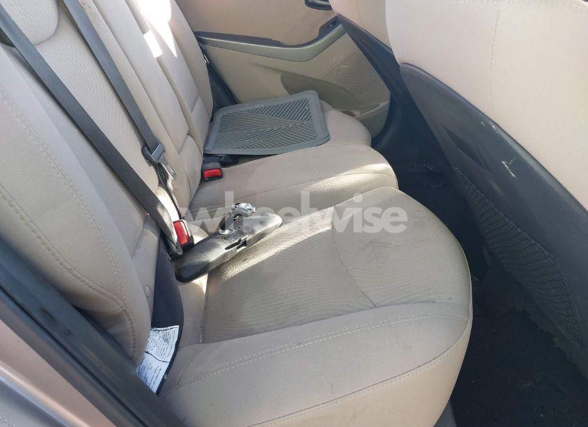 Photo 8 of 2014 Hyundai Elantra SE (VIN 5NPDH4AE8EH512983)