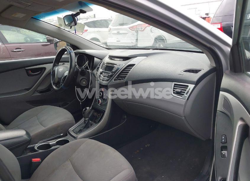 Photo 5 of 2014 Hyundai Elantra SE (VIN 5NPDH4AE8EH521103)