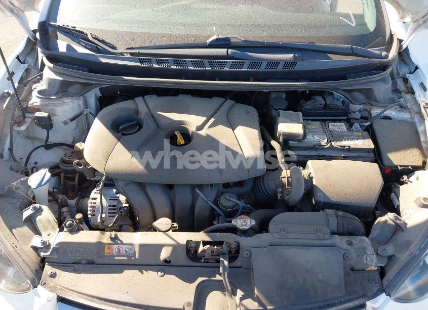 Photo 10 of 2014 Hyundai Elantra SE (VIN 5NPDH4AE8EH526141)