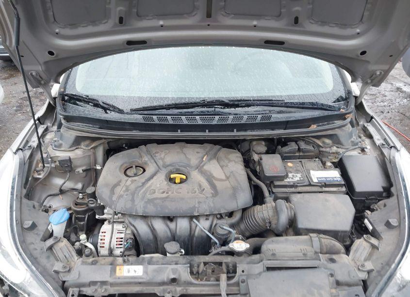 Photo 10 of 2014 Hyundai Elantra SE (VIN 5NPDH4AE8EH535650)