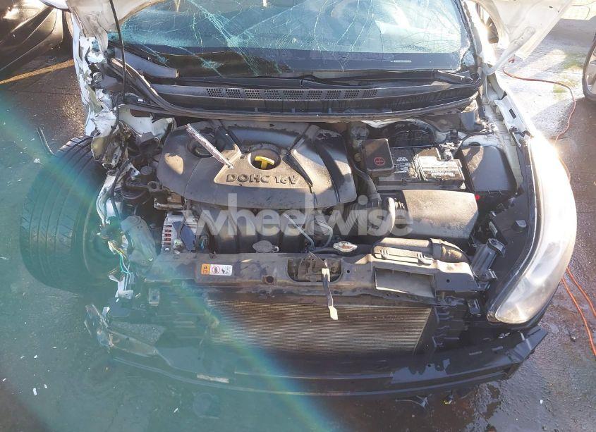 Photo 10 of 2015 Hyundai Elantra LIMITED (VIN 5NPDH4AE8FH547038)