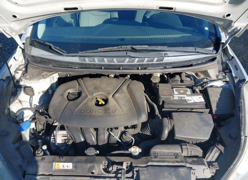 Photo 10 of 2015 Hyundai Elantra SE (VIN 5NPDH4AE8FH550683)