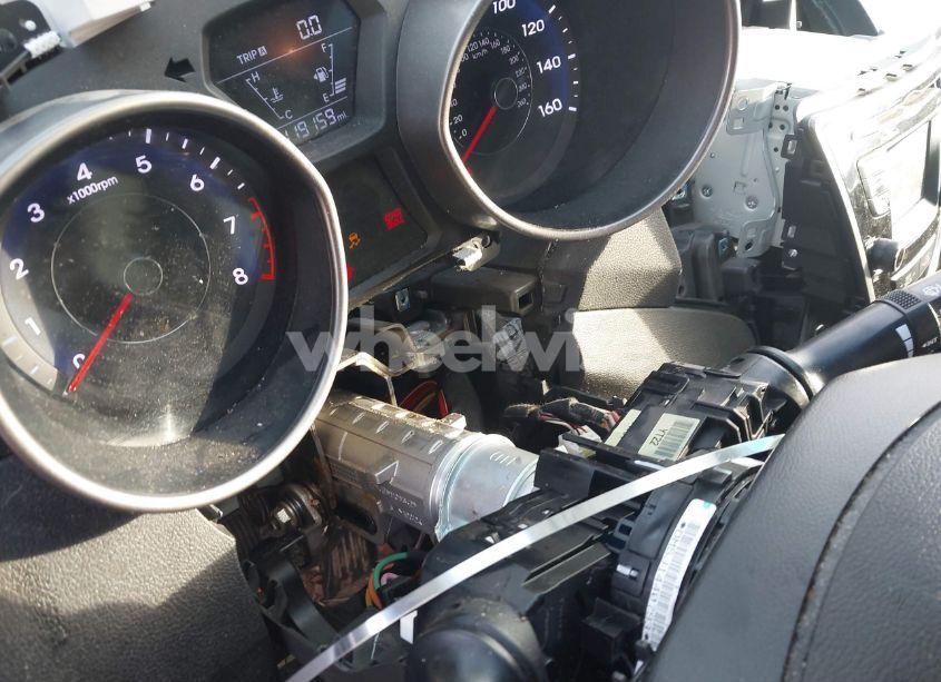 Photo 12 of 2015 Hyundai Elantra SE (VIN 5NPDH4AE8FH558623)