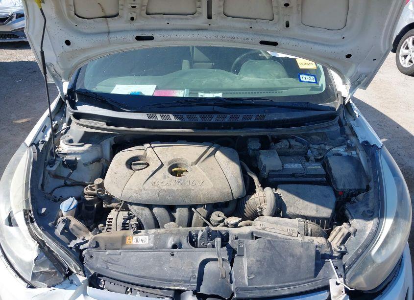 Photo 10 of 2015 Hyundai Elantra SE (VIN 5NPDH4AE8FH561070)