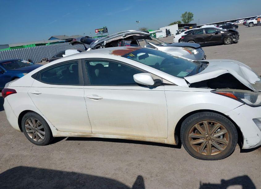 Photo 13 of 2015 Hyundai Elantra SE (VIN 5NPDH4AE8FH561070)
