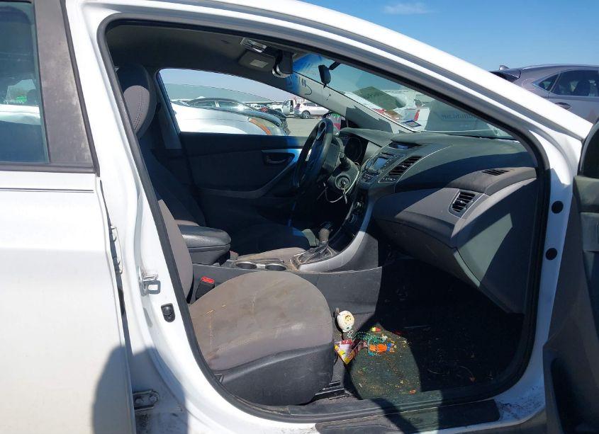 Photo 5 of 2015 Hyundai Elantra SE (VIN 5NPDH4AE8FH561070)