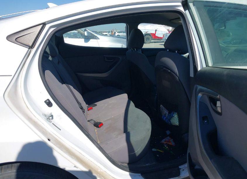 Photo 8 of 2015 Hyundai Elantra SE (VIN 5NPDH4AE8FH561070)