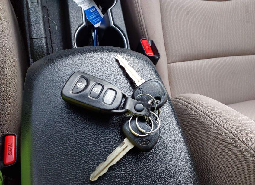 Photo 11 of 2015 Hyundai Elantra SE (VIN 5NPDH4AE8FH577933)