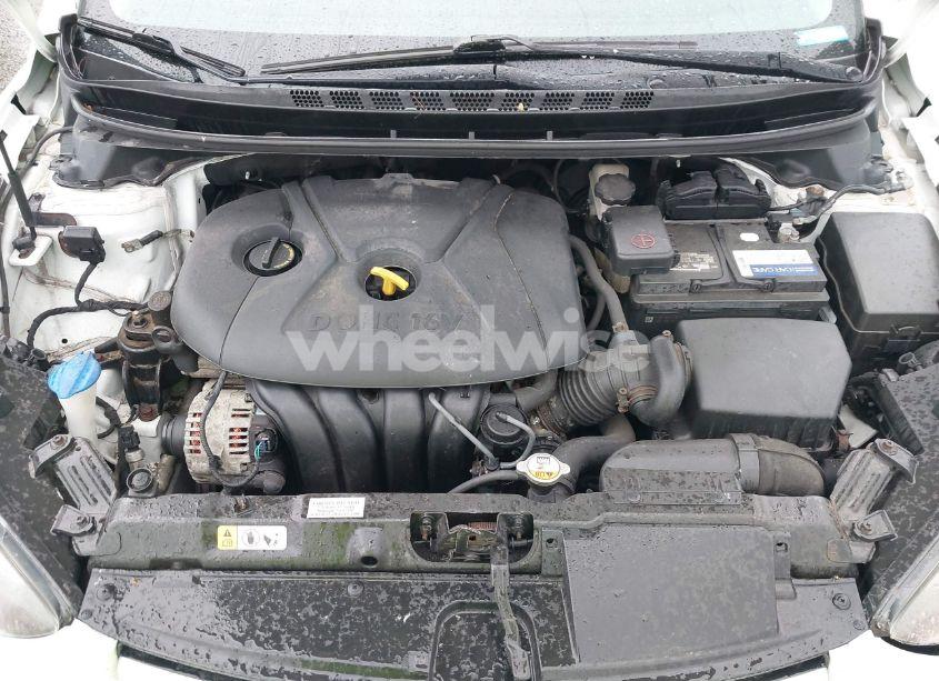 Photo 10 of 2015 Hyundai Elantra SE (VIN 5NPDH4AE8FH584235)