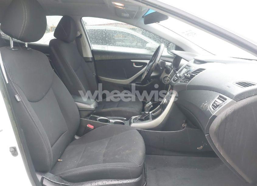Photo 5 of 2015 Hyundai Elantra SE (VIN 5NPDH4AE8FH584235)