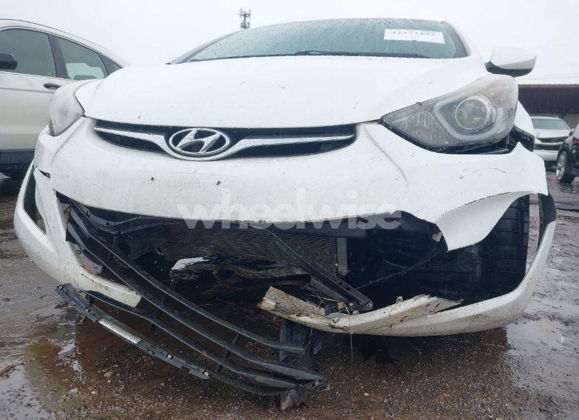 Photo 6 of 2015 Hyundai Elantra SE (VIN 5NPDH4AE8FH584235)