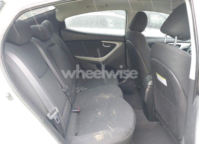 Photo 8 of 2015 Hyundai Elantra SE (VIN 5NPDH4AE8FH584235)