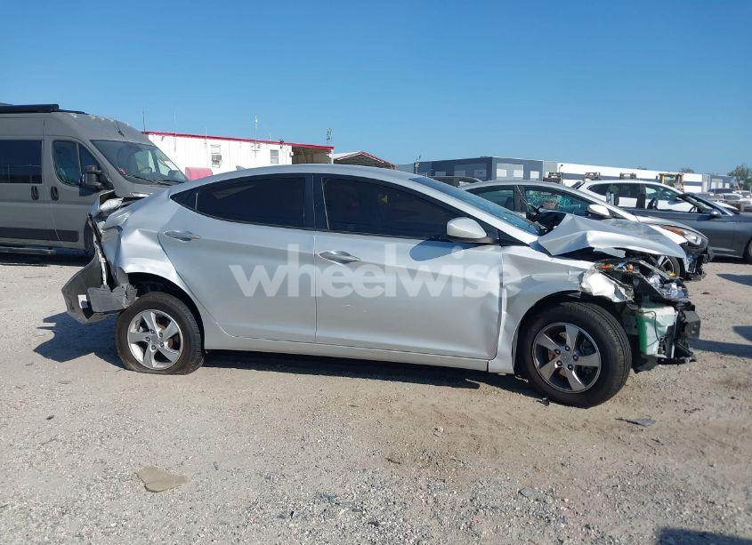 Photo 13 of 2015 Hyundai Elantra SE (VIN 5NPDH4AE8FH590181)
