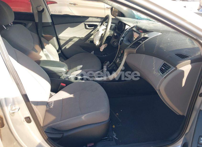 Photo 5 of 2015 Hyundai Elantra SE (VIN 5NPDH4AE8FH590181)
