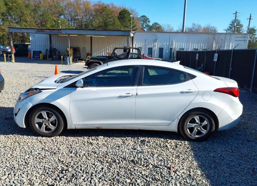 Photo 14 of 2015 Hyundai Elantra SE (VIN 5NPDH4AE8FH629917)