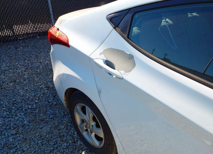 Photo 18 of 2015 Hyundai Elantra SE (VIN 5NPDH4AE8FH629917)