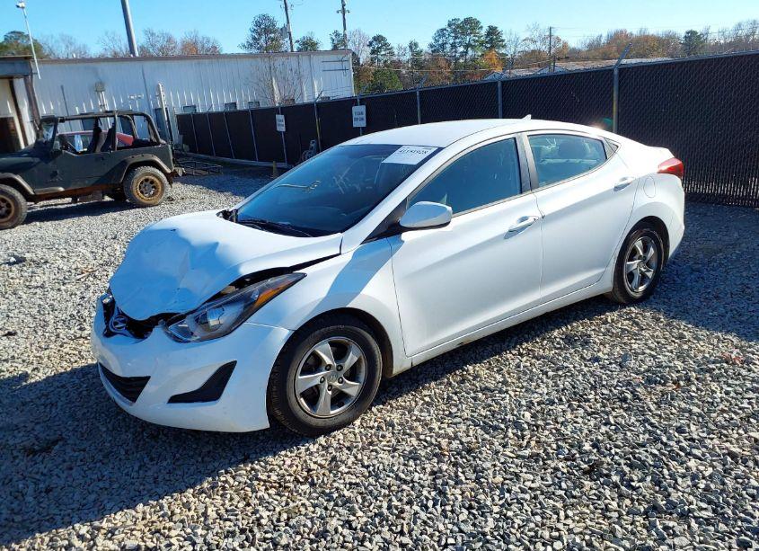 Photo 2 of 2015 Hyundai Elantra SE (VIN 5NPDH4AE8FH629917)