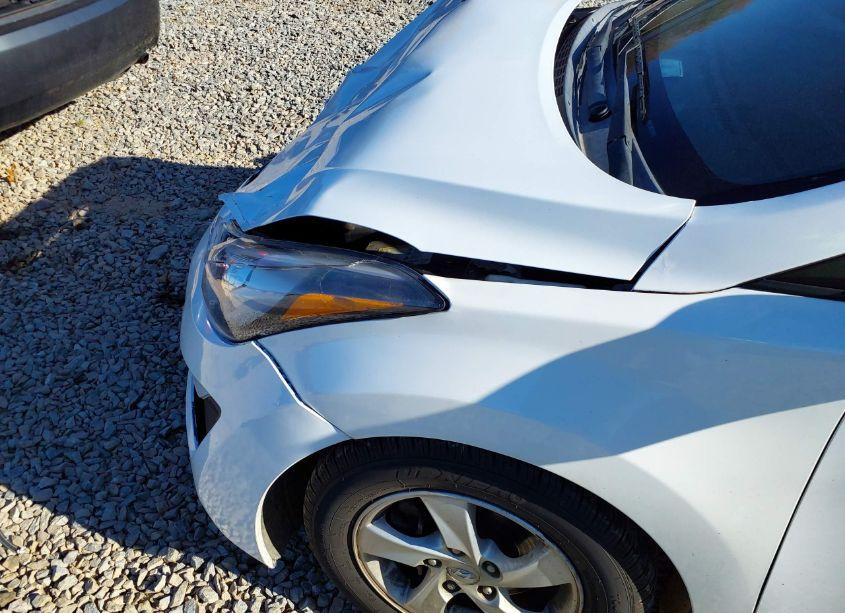 Photo 20 of 2015 Hyundai Elantra SE (VIN 5NPDH4AE8FH629917)