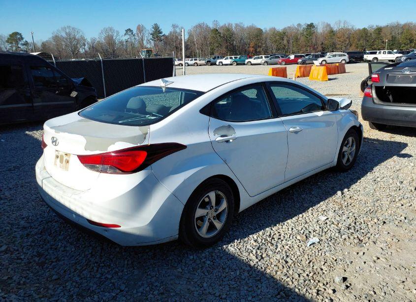 Photo 4 of 2015 Hyundai Elantra SE (VIN 5NPDH4AE8FH629917)