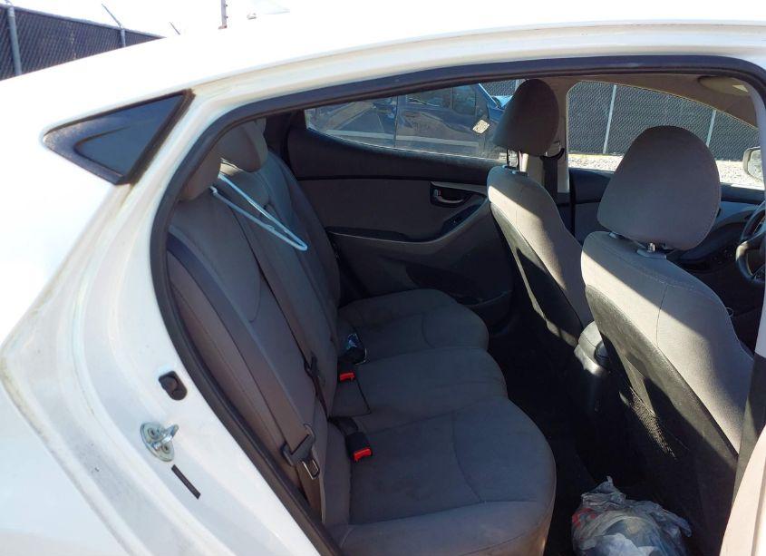 Photo 8 of 2015 Hyundai Elantra SE (VIN 5NPDH4AE8FH629917)