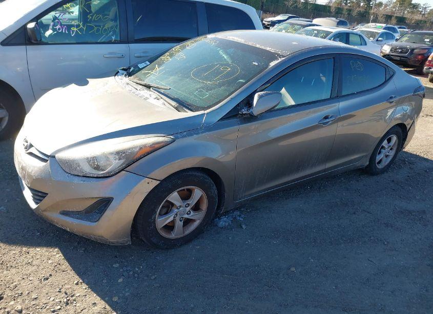 Photo 2 of 2015 Hyundai Elantra SE (VIN 5NPDH4AE8FH635782)