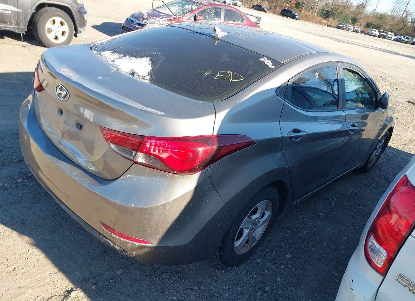 Photo 4 of 2015 Hyundai Elantra SE (VIN 5NPDH4AE8FH635782)
