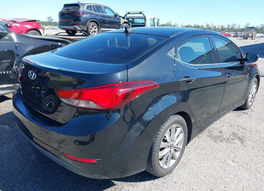 Photo 4 of 2015 Hyundai Elantra SE (VIN 5NPDH4AE8FH636379)