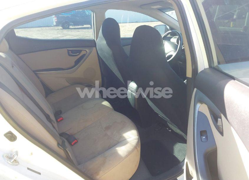 Photo 8 of 2015 Hyundai Elantra SE (VIN 5NPDH4AE8FH636673)