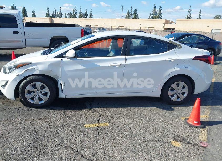 Photo 14 of 2016 Hyundai Elantra SE (VIN 5NPDH4AE8GH666967)