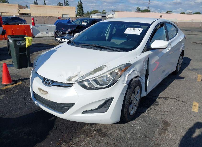 Photo 2 of 2016 Hyundai Elantra SE (VIN 5NPDH4AE8GH666967)