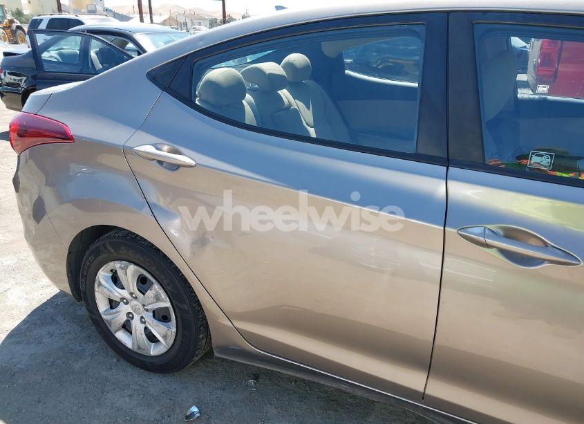 Photo 6 of 2016 Hyundai Elantra SE (VIN 5NPDH4AE8GH676401)