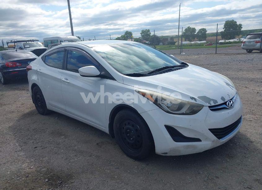 2016 Hyundai Elantra SE (VIN 5NPDH4AE8GH682134) main photo