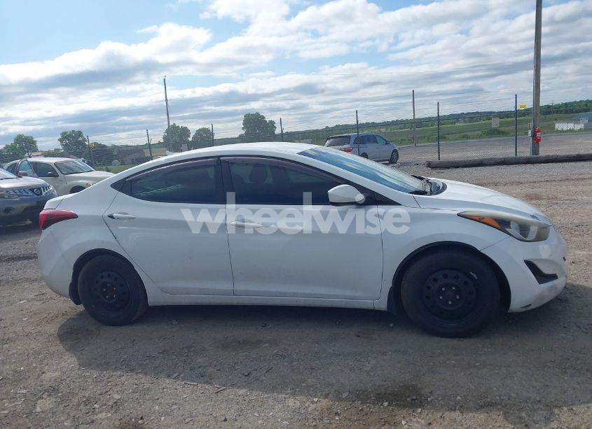 Photo 13 of 2016 Hyundai Elantra SE (VIN 5NPDH4AE8GH682134)