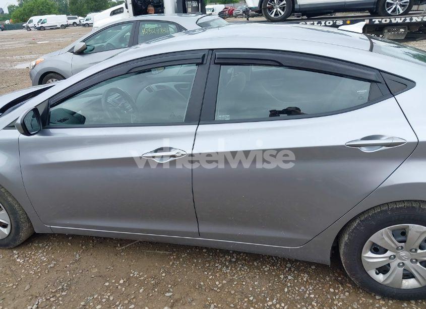Photo 15 of 2016 Hyundai Elantra SE (VIN 5NPDH4AE8GH682280)
